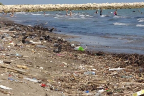 Mersin kıyılarındaki kirlilik turizmi tehdit ediyor
