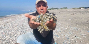 Mersin'de Tarsus-Kazanlı sahilinde plastik kirliliği alarmı
