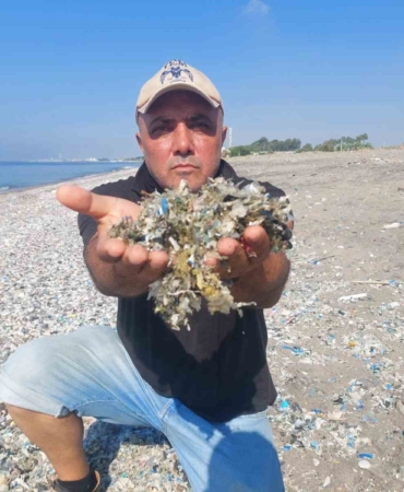 Mersin'de Tarsus-Kazanlı sahilinde plastik kirliliği alarmı