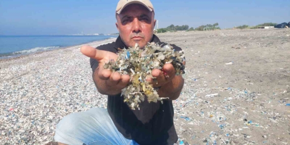 Mersin'de Tarsus-Kazanlı sahilinde plastik kirliliği alarmı
