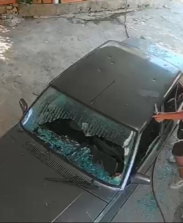 Mersin'de kadına ait araca satırla saldırı: Şüpheli gözaltında