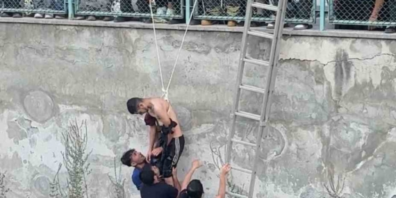 Mersin'de kanala düşen genç, arkadaşı tarafından kurtarıldı