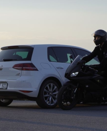 Mersin'de otomobil ve motosiklet çarpıştı, 1 yaralı