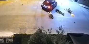 Mersin'de otomobilin çarptığı motosikletten 3 yaralı