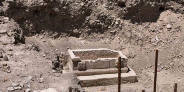 Mersin'de sağlık ocağı inşaatında lahit mezar bulundu