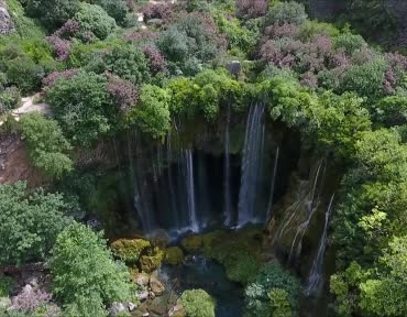 Mersin'in Yerköprü Şelalesi Doğa Tutkunlarını Büyülüyor