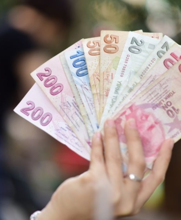 Mevzuata aykırı ilan veren 82 işletmeye 8,2 milyon lira ceza