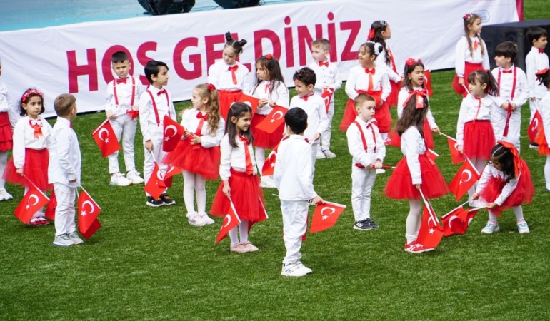 Mihalıççık Milli Eğitim Müdürlüğü'nden minik öğrenciye taziye