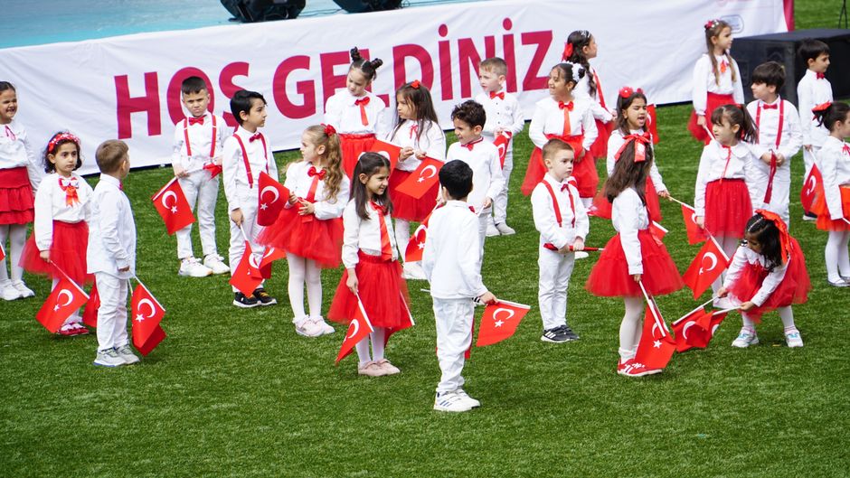 Mihalıççık Milli Eğitim Müdürlüğü'nden minik öğrenciye taziye