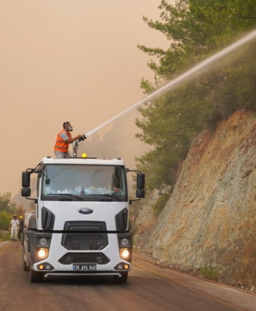 Mudanya'da orman dışı alanda yangın: Ekipler müdahalede bulunuyor