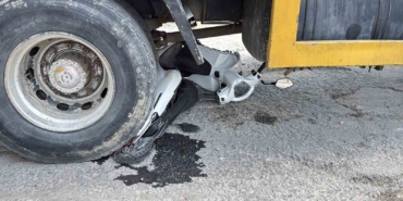 Muğla'da motosiklet vinçle çarpıştı, sürücü son anda kurtuldu