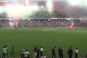 Muhammed Salah, Trabzonspor ile 30 bin taraftar önünde sözleşme imzaladı