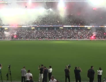 Muhammed Salah, Trabzonspor ile 30 bin taraftar önünde sözleşme imzaladı