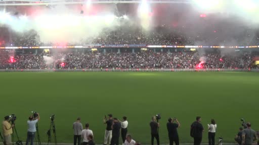 Muhammed Salah, Trabzonspor ile 30 bin taraftar önünde sözleşme imzaladı