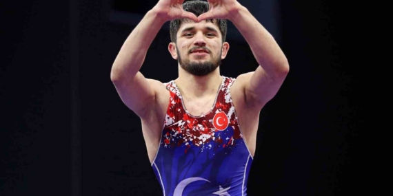 Muhammet Karavuş, Akdeniz Oyunları'nda Altın Madalya Kazandı