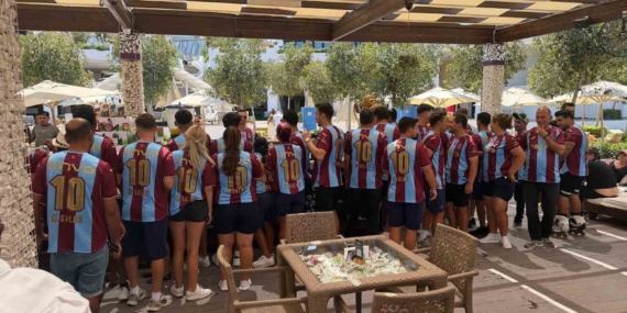 Murat Bozoğlu, Trabzonspor sevgisini Girne'de 250 forma ile yaydı