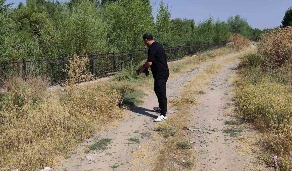 Muş'ta Kaplumbağayı Kurtaran Esnafın Duyarlı Davranışı