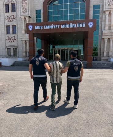Muş'ta hırsızlık suçundan aranan şahıs yakalandı