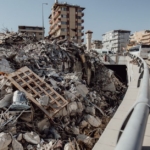 Napoli yakınlarında 4.7 büyüklüğünde deprem hasara yol açtı