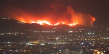 Nevada'da Orman Yangını: 14 Bin Hane İçin Tahliye Emri