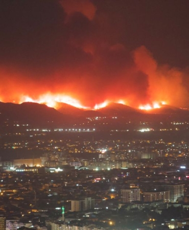 Nevada'da Orman Yangını: 14 Bin Hane İçin Tahliye Emri