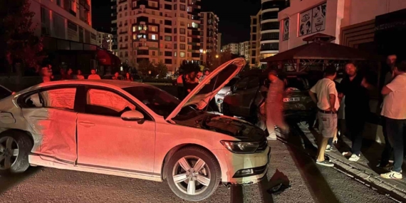 Niğde'de zincirleme trafik kazası: Sürücü kaçtı