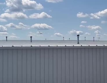 Ohio'da pilot, iniş takımları arızalı uçağı güvenle indirdi