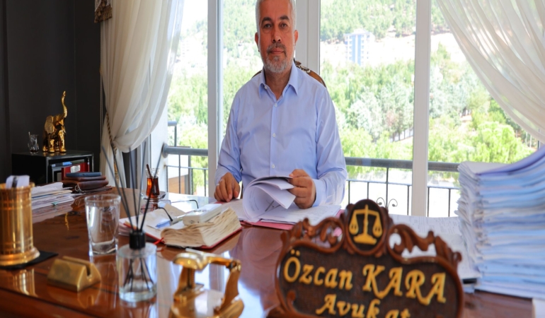 OKUL SALDIRGANIN BABASINA 10 KEZ AĞIRLAŞTIRILMIŞ MÜEBBET, ANNEYE 22,5 YILA KADAR HAPİS CEZASI İSTEMİ KAHRAMANMARAŞ'TAKİ OKUL SALDIRISINDA DİKKAT ÇEKEN DETAYLAR: "MARAŞ SANDIĞINA 7 SİLAH SIĞABİLECEK VE MUHAFAZA EDEBİLECEK KONUMDA DEĞİL" BABA MERSİNLİ'NİN MERSİN'DEKİ 10 MAL VARLIĞINA İHTİYAT HACİZ ŞERHİ İŞLENDİ