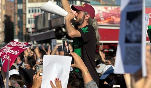 Ömer Çelik: 15 Temmuz suikast timinden bir FETÖ mensubu yakalandı
