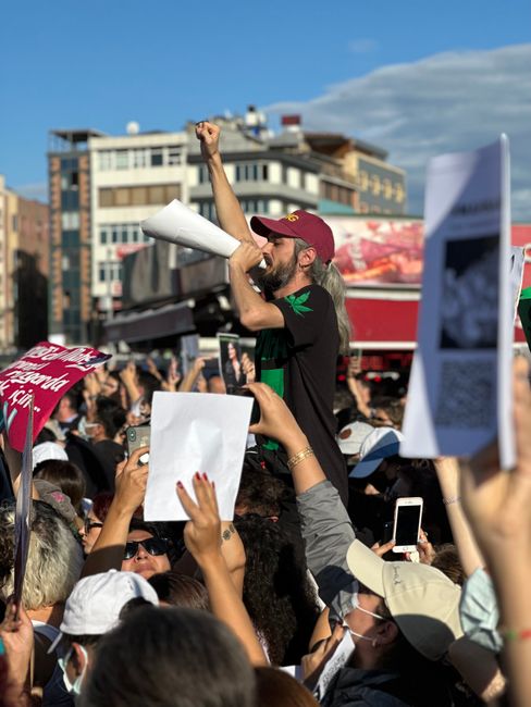 Ömer Çelik: 15 Temmuz suikast timinden bir FETÖ mensubu yakalandı