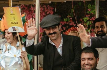Özcan Deniz, Uluslararası Bursa Festivali'nde unutulmaz bir final sundu