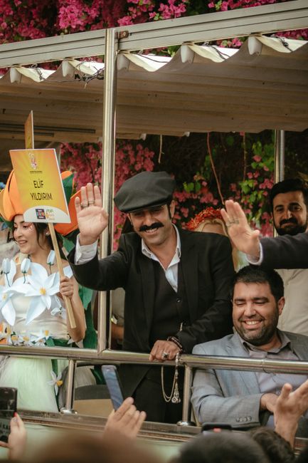 Özcan Deniz, Uluslararası Bursa Festivali'nde unutulmaz bir final sundu