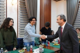 Pendik Belediyesi'nden üniversiteye yeni başlayanlara 20 bin TL destek