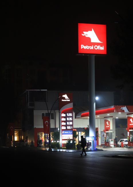 Petrol fiyatları Trump'ın İran'a saldırıları durdurmasıyla düştü