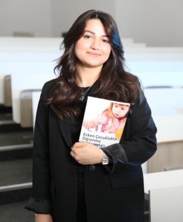 Prof. Dr. Ayşenur Büyükgöze Kavas, gençlerin belirsizlik sorununa dikkat çekti