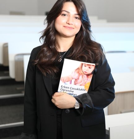 Prof. Dr. Ayşenur Büyükgöze Kavas, gençlerin belirsizlik sorununa dikkat çekti