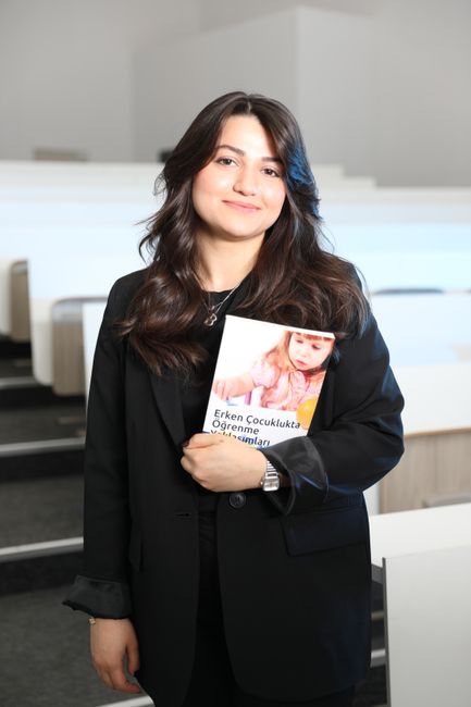 Prof. Dr. Ayşenur Büyükgöze Kavas, gençlerin belirsizlik sorununa dikkat çekti