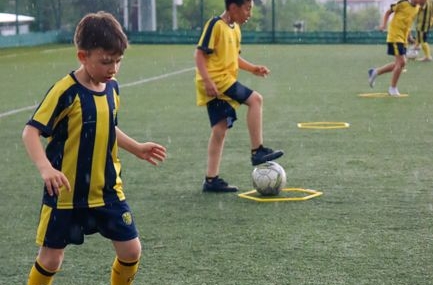 Pursaklar'da Yaz Spor Okulları ile Geleceğin Yıldızları Yetişiyor