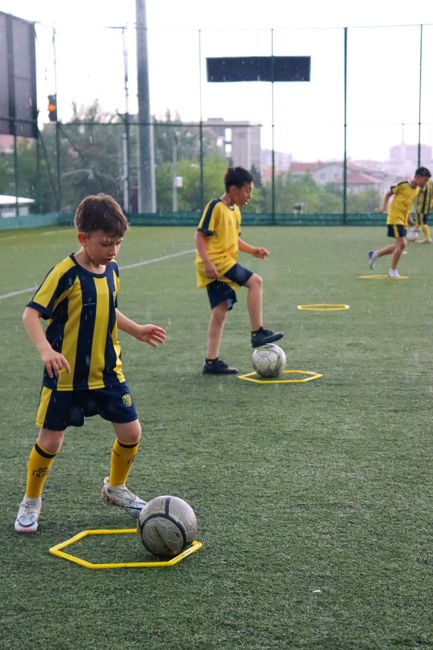 Pursaklar'da Yaz Spor Okulları ile Geleceğin Yıldızları Yetişiyor