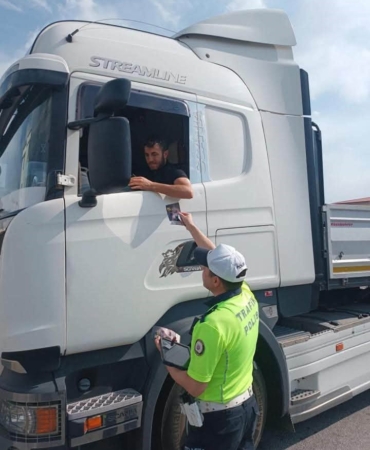 Refahiye'de 3 bin 38 sürücüye trafik güvenliği bilgilendirmesi
