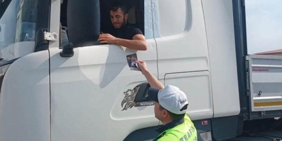 Refahiye'de 3 bin 38 sürücüye trafik güvenliği bilgilendirmesi