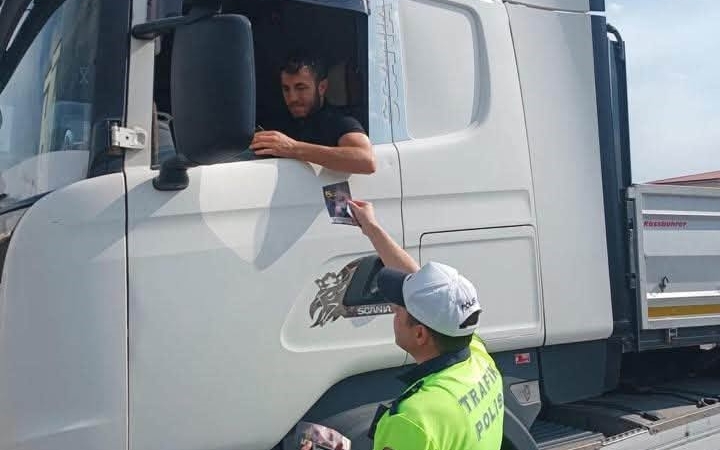 Refahiye'de 3 bin 38 sürücüye trafik güvenliği bilgilendirmesi