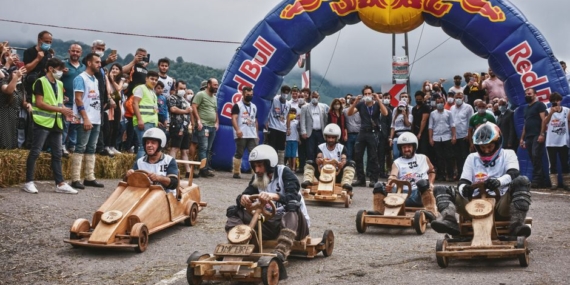 Rize'de 16. Formulaz Tahta Araba Yarışları Renkli Anlara Sahne Oldu