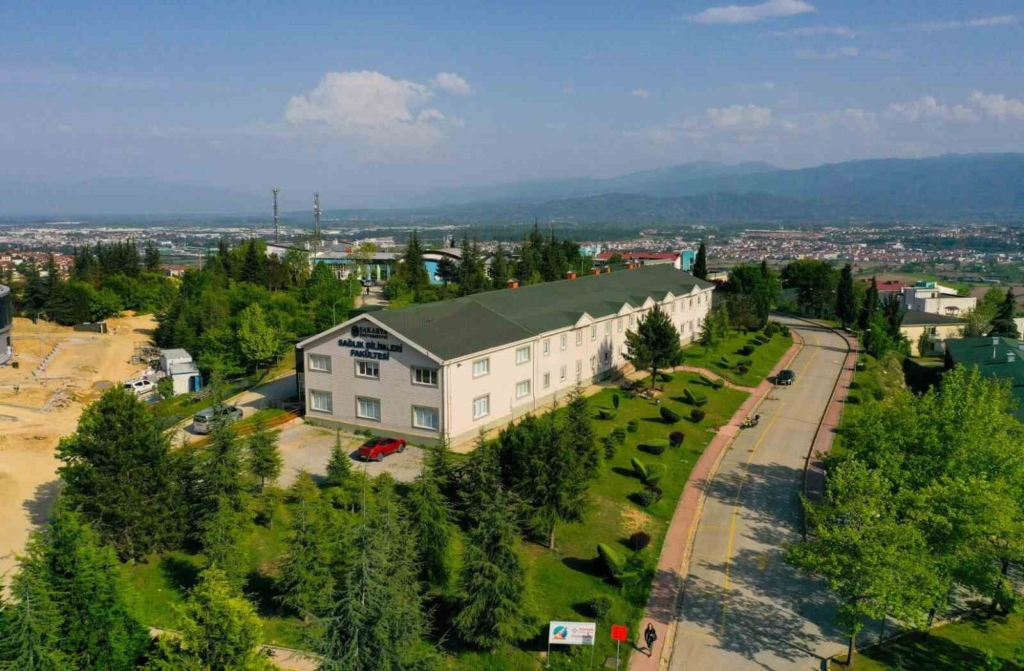 Sakarya Üniversitesi'nde Hemşirelik ve Ebelik Bölümlerine 180 Kontenjan