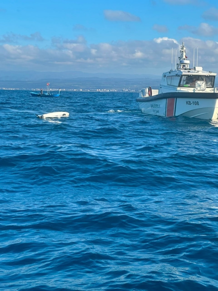 Sakarya'da denizde ters dönmüş dron bulundu