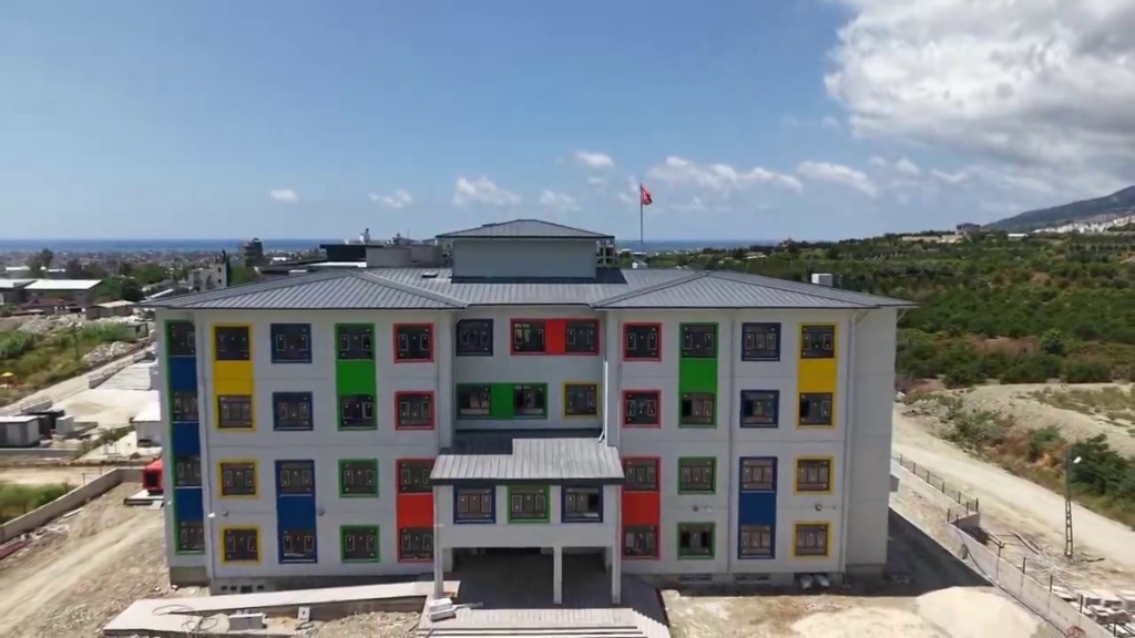 Samandağ'da 24 derslikli Anadolu lisesi inşaatı tamamlanıyor