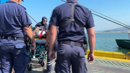 Samsun Limanı'na dönen Ural gemisinde yaralı mürettebat hastaneye kaldırıldı