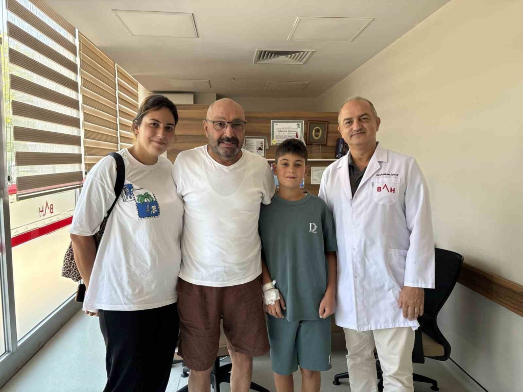 Samsun'da 11 Yaşındaki Çocuğun Böbrek Taşı Tek Seansla Alındı