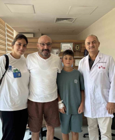 Samsun'da 11 Yaşındaki Çocuğun Böbrek Taşı Tek Seansla Alındı