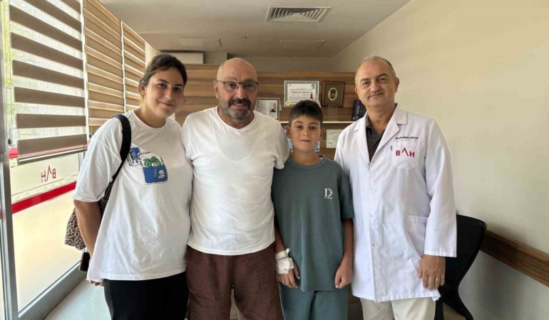 Samsun'da 11 Yaşındaki Çocuğun Böbrek Taşı Tek Seansla Alındı
